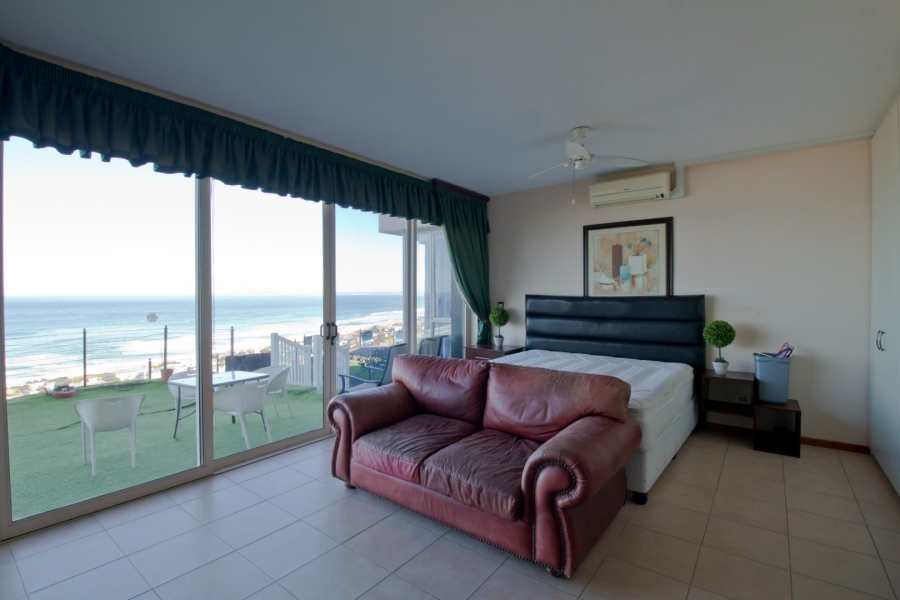 7 Bedroom Property for Sale in Outeniqua Strand Western Cape